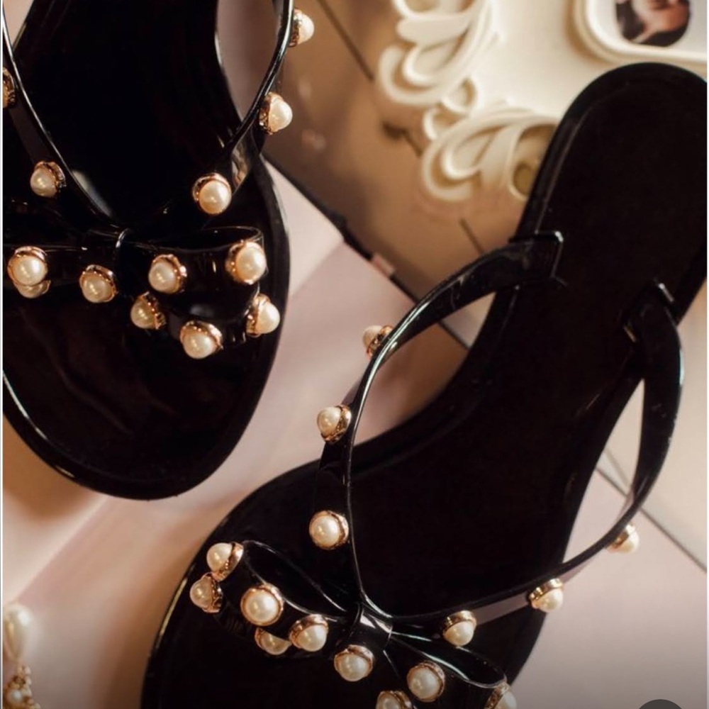 Victoria Adames black jelly bow thongs with pearls. Size 7. Never worn.